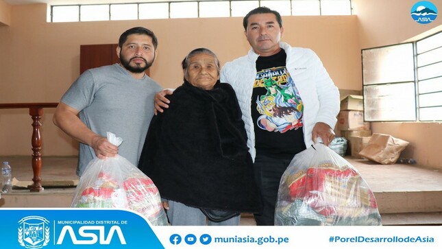 Municipalidad Distrital de Asia entrega víveres a adulto mayores 
