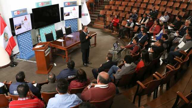 Minsa capacita a técnicos de mantenimiento hospitalario en el cuidado de los equipos biomédicos
