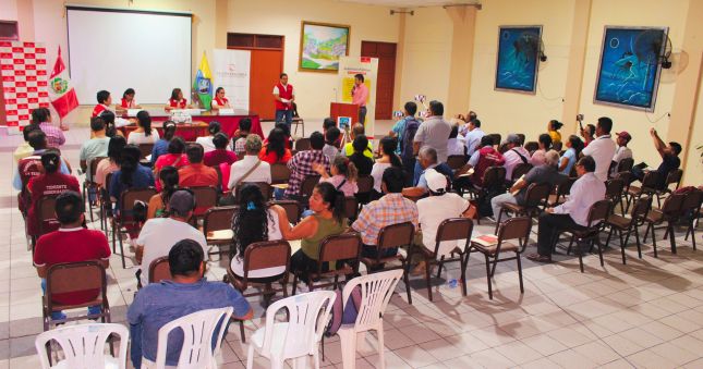 Más de 70 dirigentes de organizaciones de la sociedad civil y ciudadanos en general participaron de la audiencia pública provincial “La Contraloría te escucha” en el distrito de Tambogrande, donde presentaron sus alertas o denuncias sobre obras paralizadas, trabajos deficientes y demoras en la ejecución de diversos proyectos.