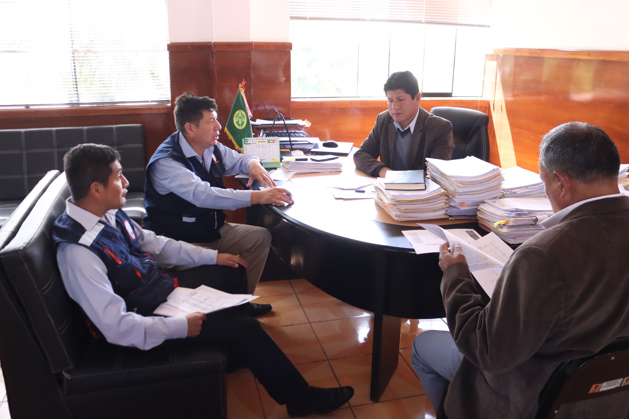 Realizan mesa de trabajo para enfrentar emergencia por déficit hídrico