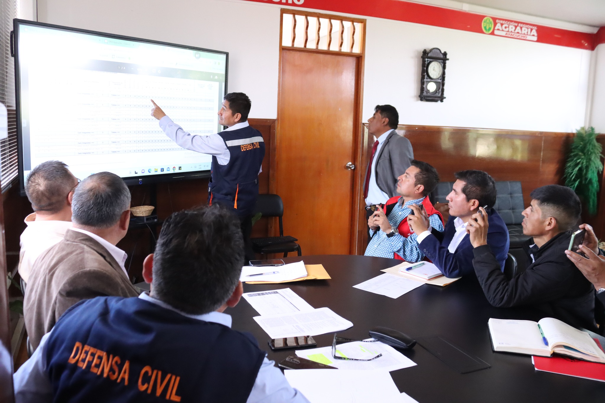 Realizan mesa de trabajo para enfrentar emergencia por déficit hídrico