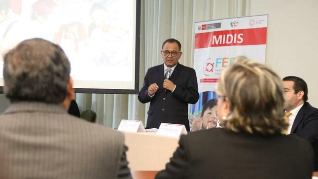 Minsa y Midis asumen compromisos para garantizar los servicios de calidad en mujeres y niños