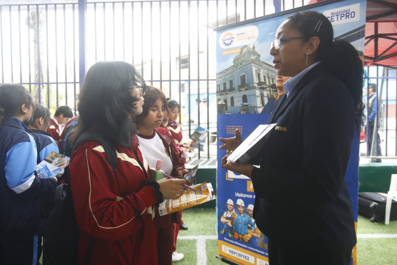 Escolares también se informaron en las charlas vocacionales