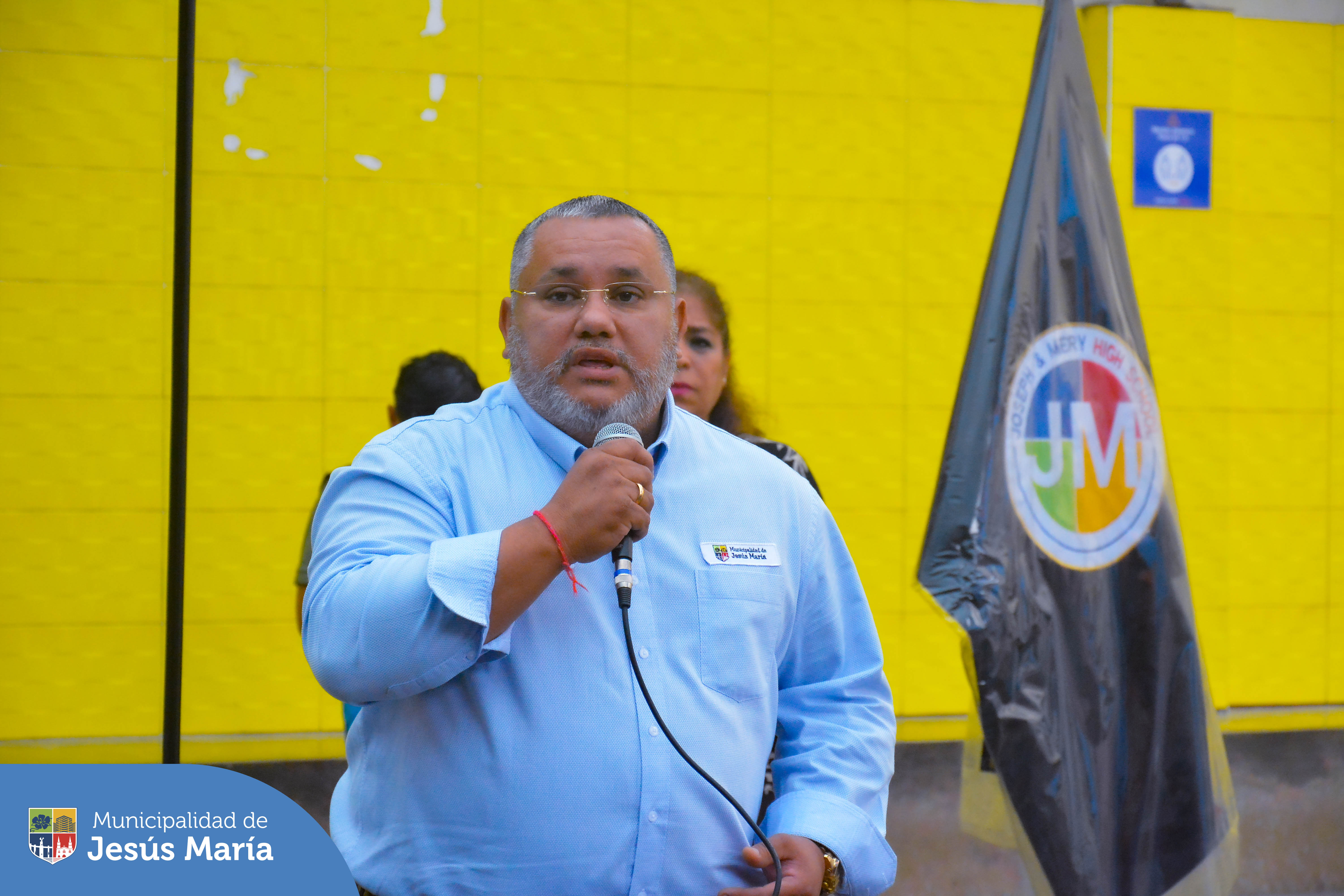 👏🏼 ¡Felicitaciones Joseph and Mery School! 🥳
Nuestro alcalde Jesús Gálvez Olivares continúa visitando los colegios participantes del 🇵🇪 Pasacalle Escolar Patriótico, que se realizó durante las celebraciones por la Independencia del Perú.
✔️ En esta oportunidad recibieron sus diplomas de honor los alumnos de secundaria y primaria del Colegio Joseph and Mery por haber alcanzado el 🥇 primer y 🥈 segundo puesto, respectivamente.