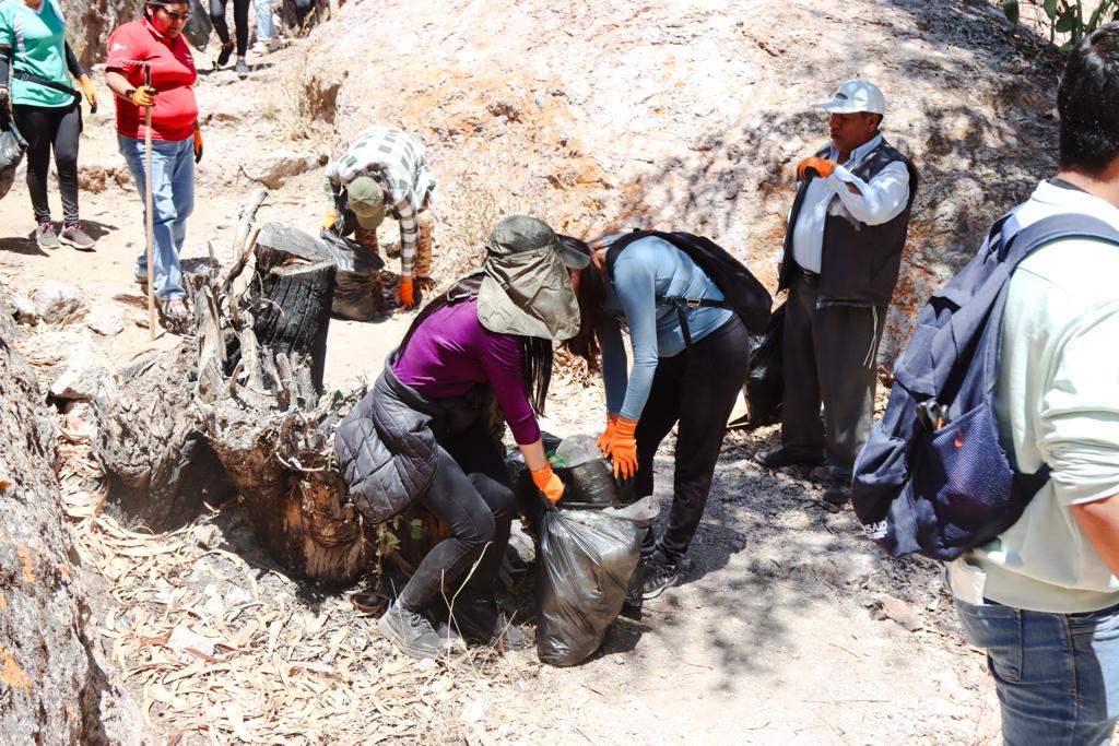 Hallan 150 kilos de basura en el Camino Inca en Tarata
