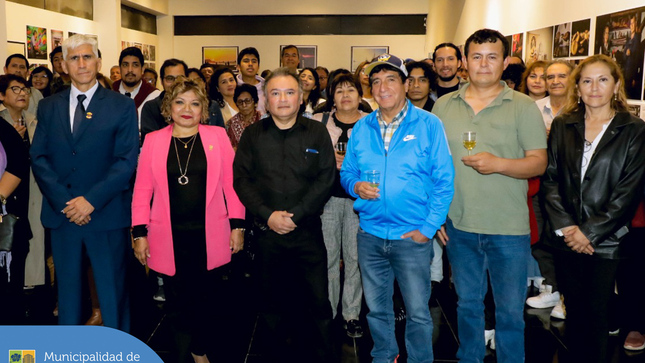 ¡Últimos días! 📸 Para disfrutar de la exposición fotográfica “Tradiciones Laborales de las Regiones” que rescata y pone en relevancia los oficios ancestrales que han logrado sostener la economía de muchas familias y sus comunidades.

👉🏼 Estará abierta al público hasta el 30 de setiembre (de 9:00 am. a 5:00 pm.) en nuestro 📍 Centro Cultural - Av. Horacio Urteaga 535.

¡Ingreso libre!