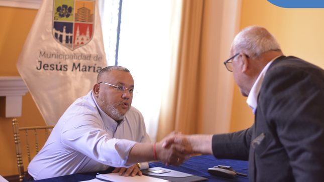 👏🏼 Agradecemos a todos los vecinos asistentes a la audiencia vecinal “Tu alcalde te escucha”, en dónde nuestra primera autoridad, Jesús Gálvez Olivares, atendió las sugerencias de todos los presentes.
Porque #JesúsMaríaSomosTodos 🙌🏼 
