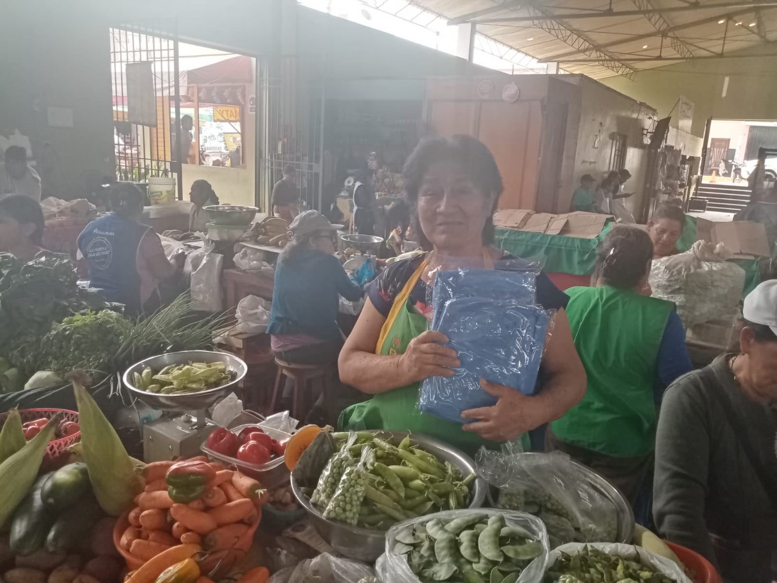 Además, el alcalde dialogó con los comerciantes y ambulantes sobre la reubicación que se viene realizando en el marco del plan de ordenamiento urbano.