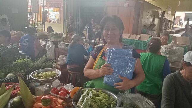 Además, el alcalde dialogó con los comerciantes y ambulantes sobre la reubicación que se viene realizando en el marco del plan de ordenamiento urbano.