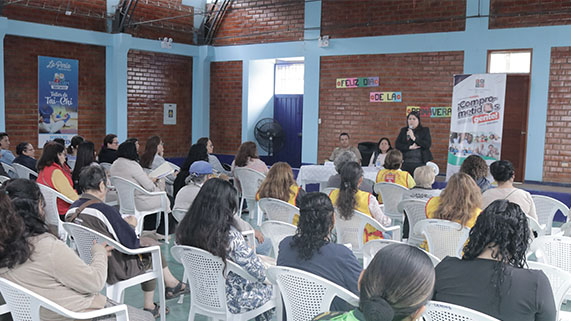 Juezas de diversas especialidades dieron charlas a los vecinos de La Perla para explicarles temas relacionados a conflictos judiciales