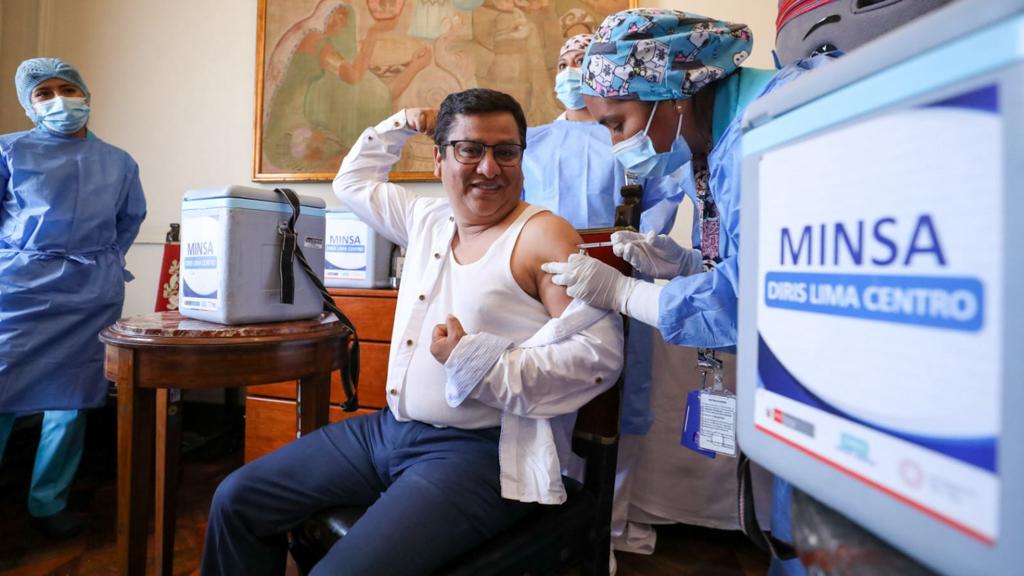 Perú aplicó más de 2 millones de vacunas bivalentes en lo que va del 2023