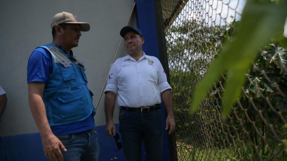 IE LUIS VASQUEZ