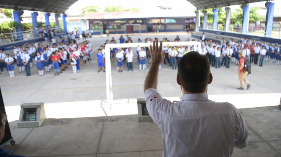 IE LUIS VASQUEZ