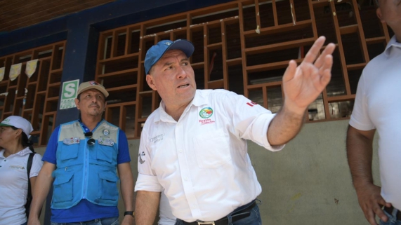 IE LUIS VASQUEZ