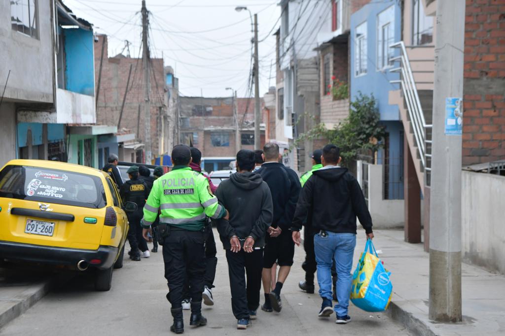 Ministro del Interior, Vicente Romero, supervisó resultados de la intervención de madrugada en 35 puntos críticos del distrito en el marco del estado de emergencia.