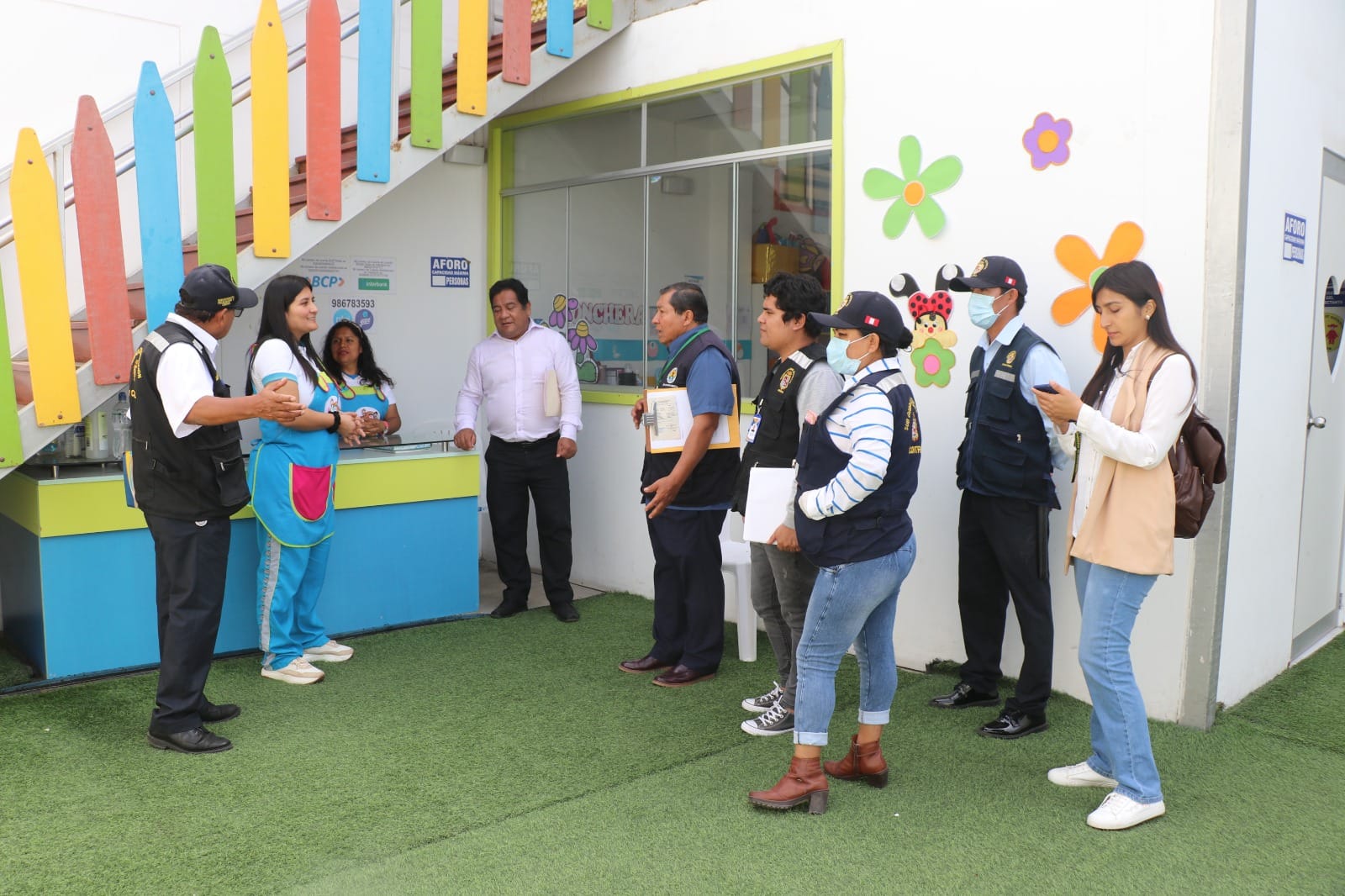 MUNICIPALIDAD DE HUAURA, PERSONAL DE LA DRELP Y DEL CENTRO DE SALUD, CONTINÚAN CON OPERATIVO DE FISCALIZACIÓN DIRIGIDO A INSTITUCIONES EDUCATIVAS PRIVADAS DEL DISTRITO.