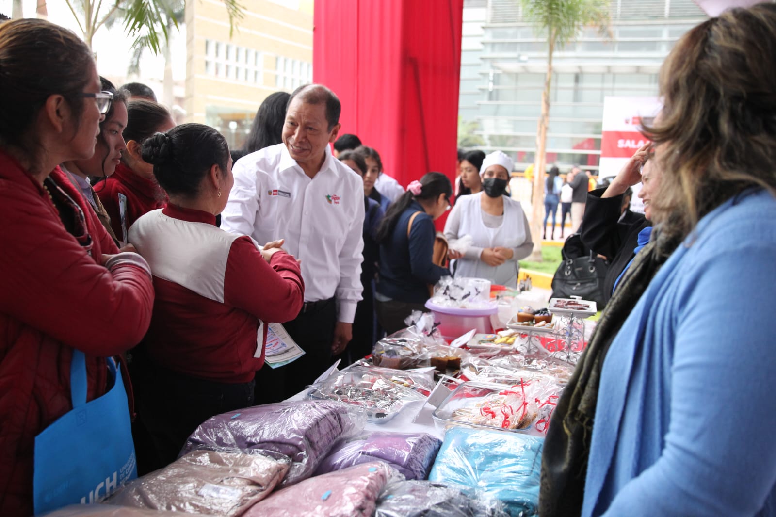 Megaferia del empleo en Comas