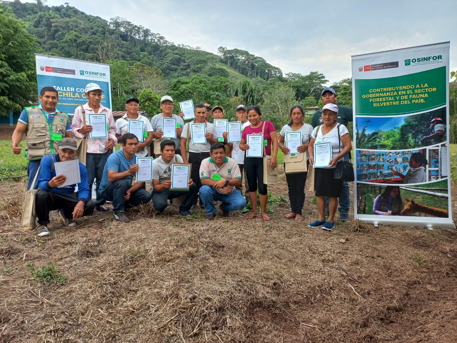 Agricultores familiares CUSAF tras capacitación con la Mochila Forestal