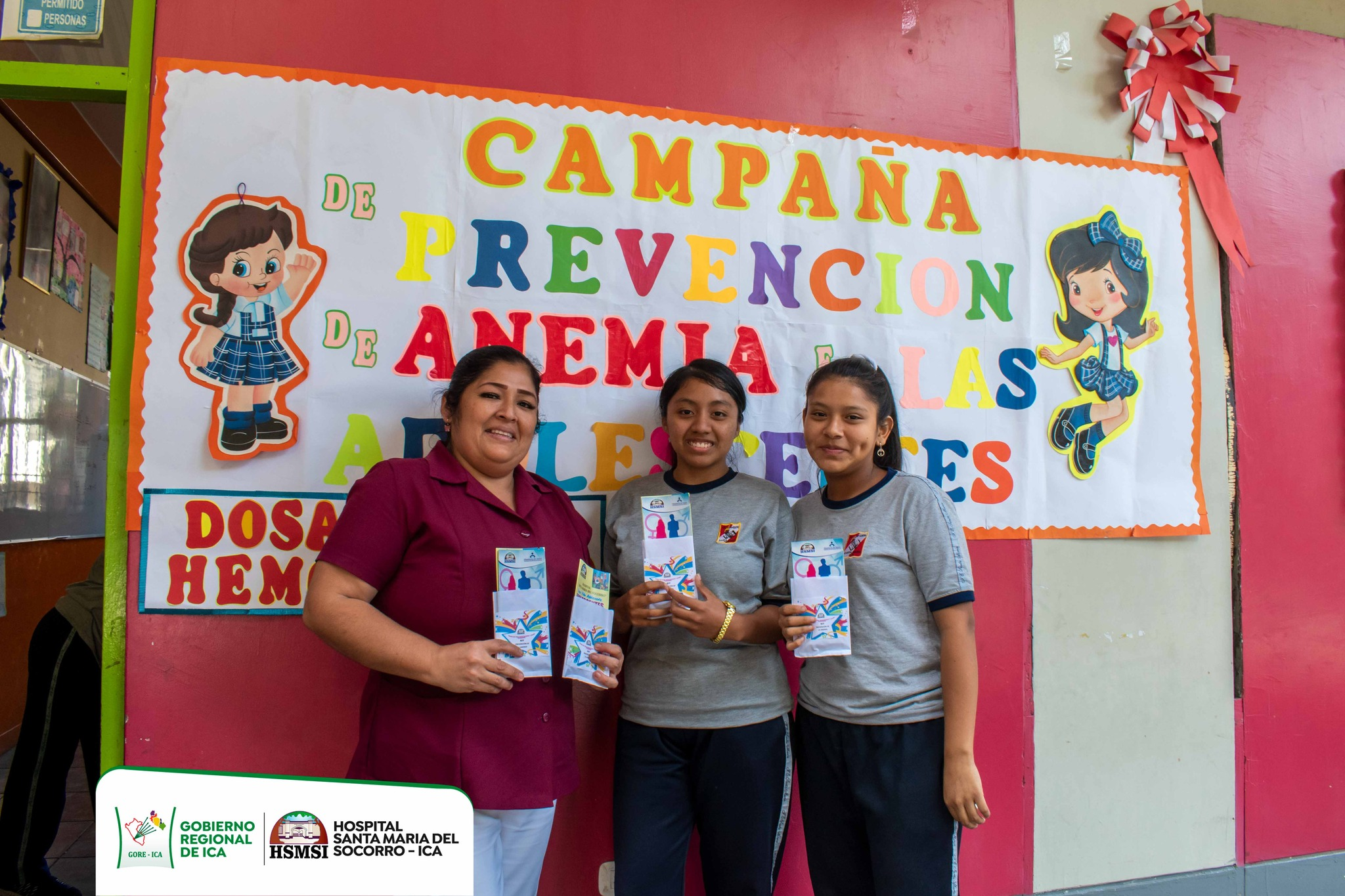Charla jóvenes estudiantes de la I. E. Santa María