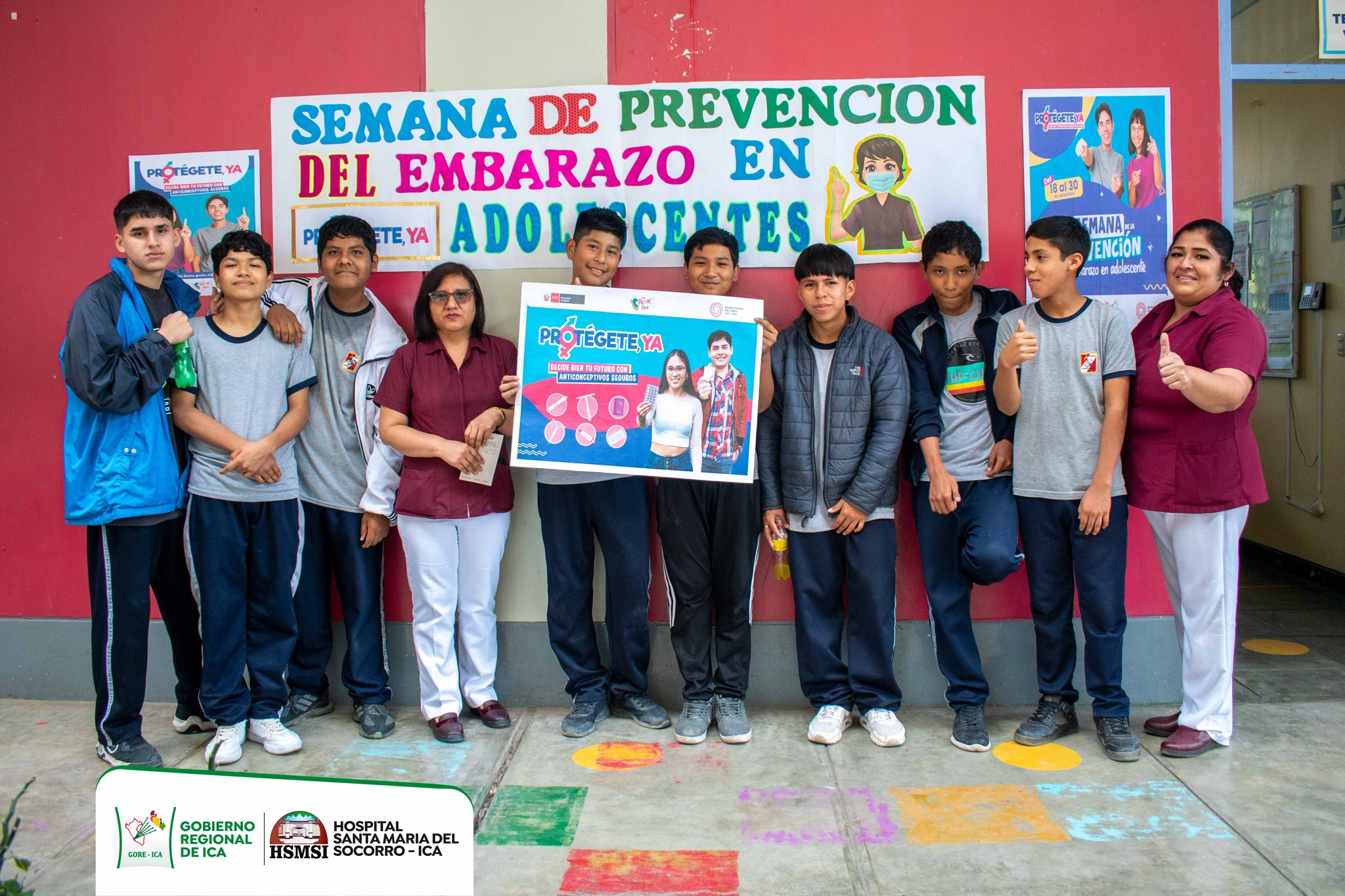 Charla jóvenes estudiantes de la I. E. Santa María