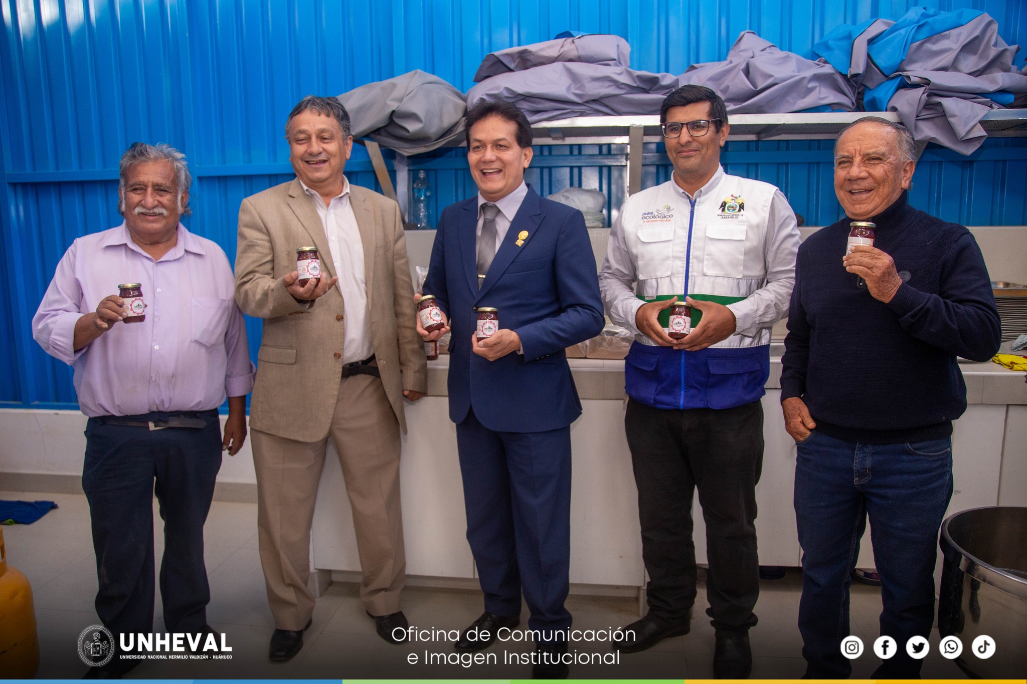 UNHEVAL muestra su apoyo al entregar producto delicioso a la Municipalidad de Amarilis