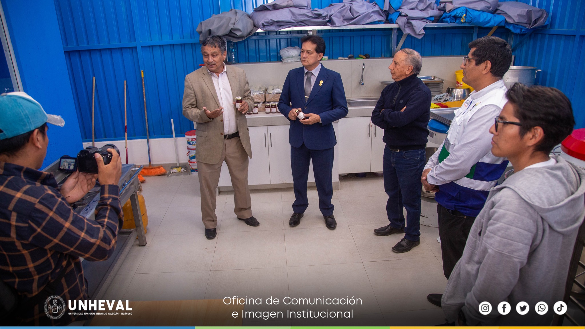 UNHEVAL muestra su apoyo al entregar producto delicioso a la Municipalidad de Amarilis