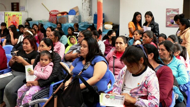 COMUNA HUAURINA DISTRIBUYE RACIONES DEL PROGRAMA DE VASO DE LECHE A SIETE COMITÉS EN EL A. H. JOSÉ CARLOS MARIÁTEGUI 