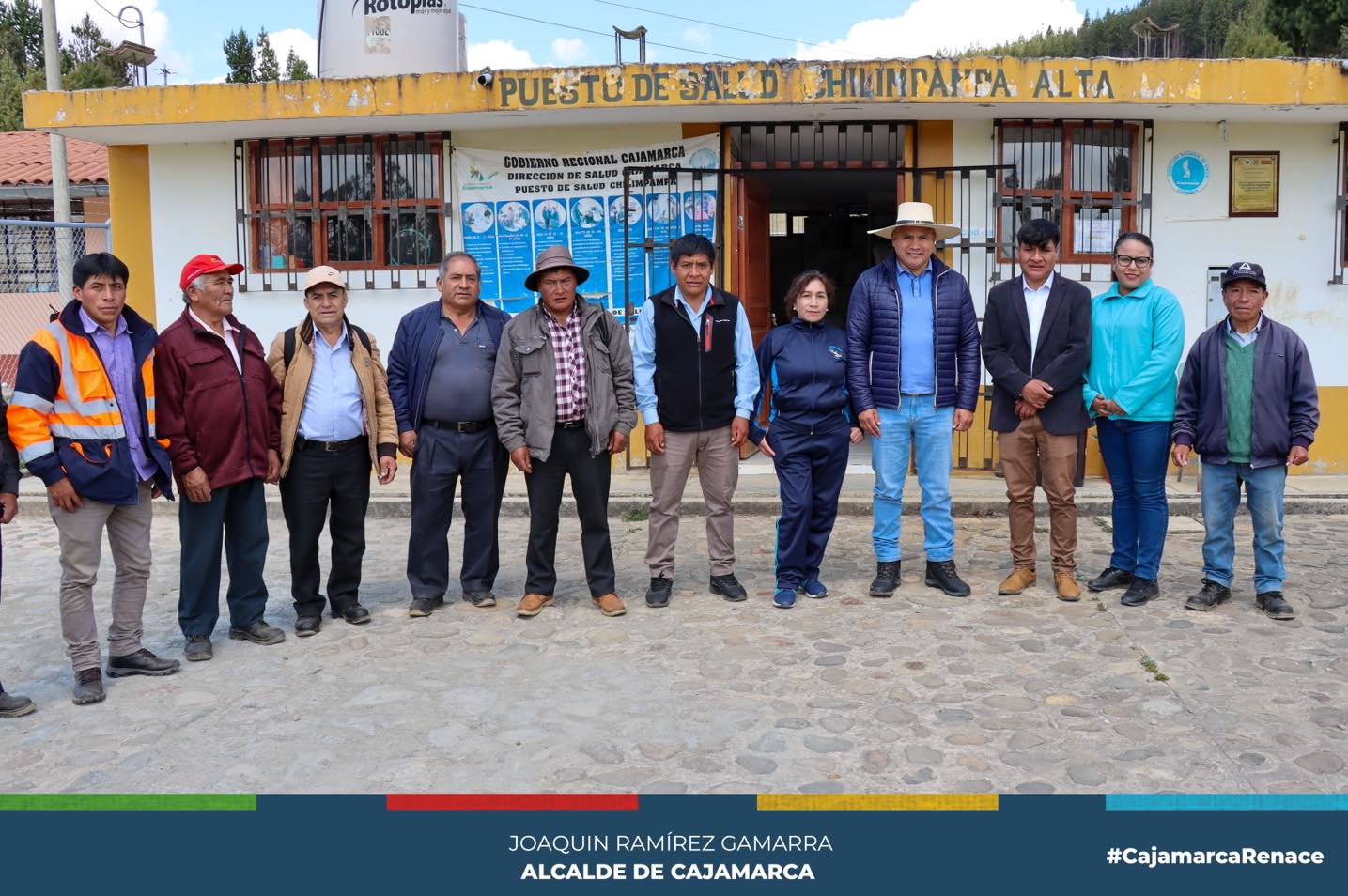 El alcalde provincial de Cajamarca, Joaquin Ramírez Gamarra, visitó el centro poblado de Chilimpampa para coordinar acciones conjuntas con las autoridades locales que permitan mejorar la calidad de vida de sus habitantes.
✅En este recorrido se pudo evidenciar los trabajos ejecutados en el marco del programa Renace, iniciativa municipal que además de brindar oportunidad laboral, permite mejorar la infraestructura en la zona rural de Cajamarca.