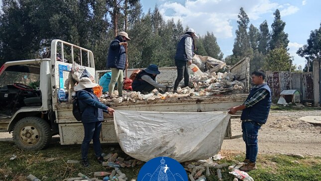 Recojo de Residuos Solidos aprovechables en el C.P. Huayllaspanca