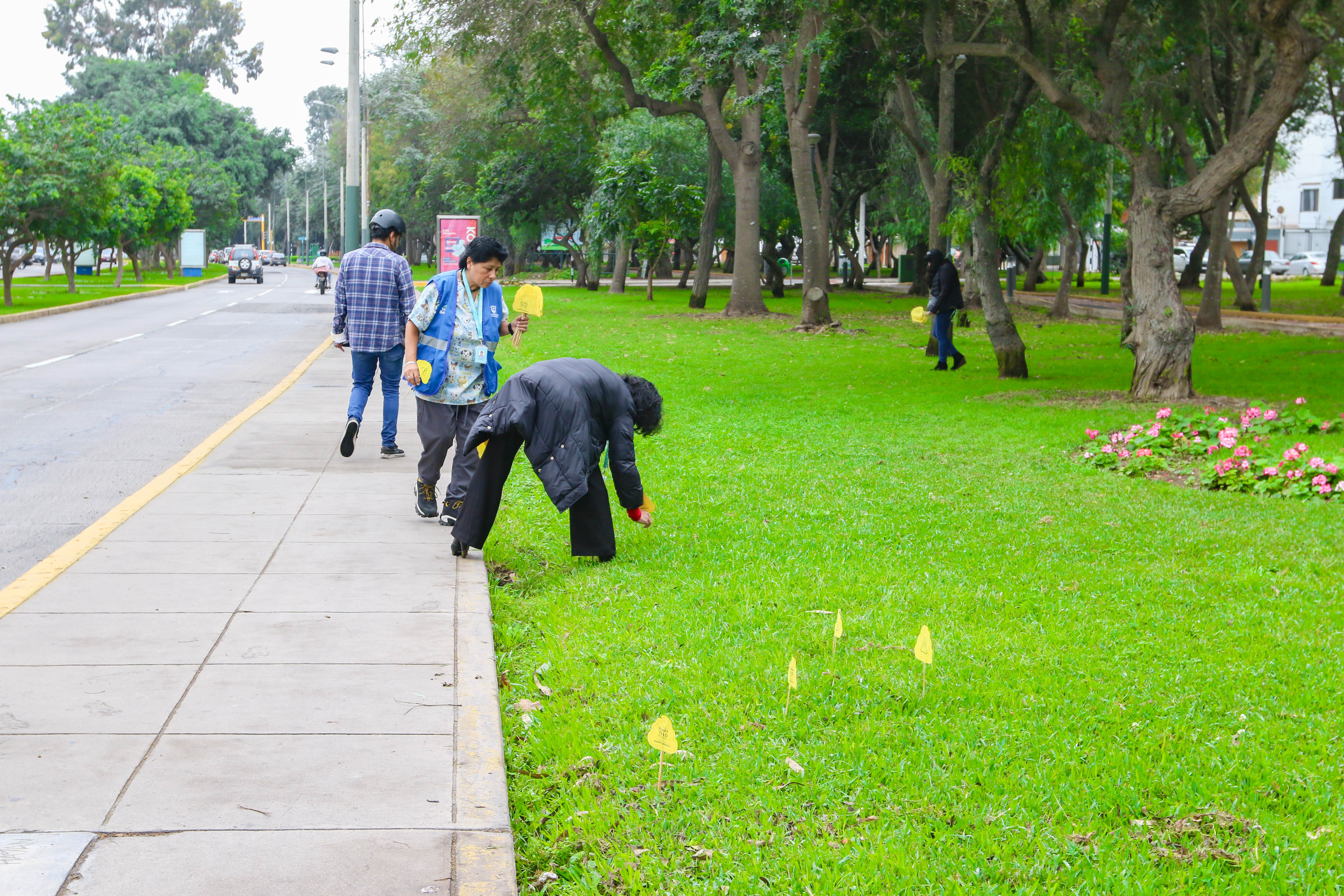 Operación “CA”: recojamos las heces de nuestras mascotas