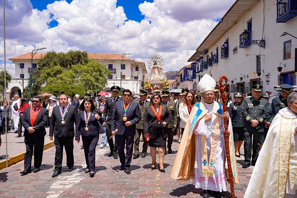 Presidenta de la Corte Superior de Justicia de Cusco participó en la ceremonia por el 46° Aniversario de las Fuerzas Armadas