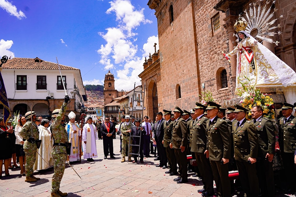 Presidenta de la Corte Superior de Justicia de Cusco participó en la ceremonia por el 46° Aniversario de las Fuerzas Armadas