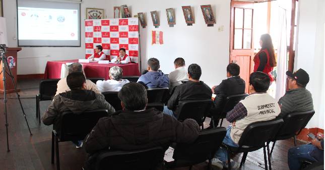 La Contraloría General invita a la ciudadanía y sociedad civil de los distritos de la provincia de Cajamarca a presentar alertas y/o denuncias sobre presuntas irregularidades en obras públicas, contrataciones, ejecución presupuestal, entre otros, así como deficiencias en servicios públicos, durante la audiencia pública presencial presencial y virtual “La Contraloría te escucha” que se realizará este jueves 28 de setiembre.
