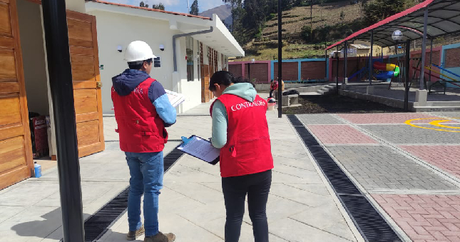 La Contraloría General alertó a las autoridades del Gobierno Regional de Pasco que el contratista a cargo de la construcción de la infraestructura de la Institución Educativa Semillitas del Saber del anexo de Yarguay, en el distrito de Paucartambo, no ha cumplido con ejecutar en el plazo establecido la totalidad de los trabajos contemplados en el expediente técnico de la obra, pese a que informó su culminación y solicitó la recepción del proyecto educativo que tiene una inversión de S/ 2.7 millones.