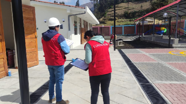 La Contraloría General alertó a las autoridades del Gobierno Regional de Pasco que el contratista a cargo de la construcción de la infraestructura de la Institución Educativa Semillitas del Saber del anexo de Yarguay, en el distrito de Paucartambo, no ha cumplido con ejecutar en el plazo establecido la totalidad de los trabajos contemplados en el expediente técnico de la obra, pese a que informó su culminación y solicitó la recepción del proyecto educativo que tiene una inversión de S/ 2.7 millones. 
