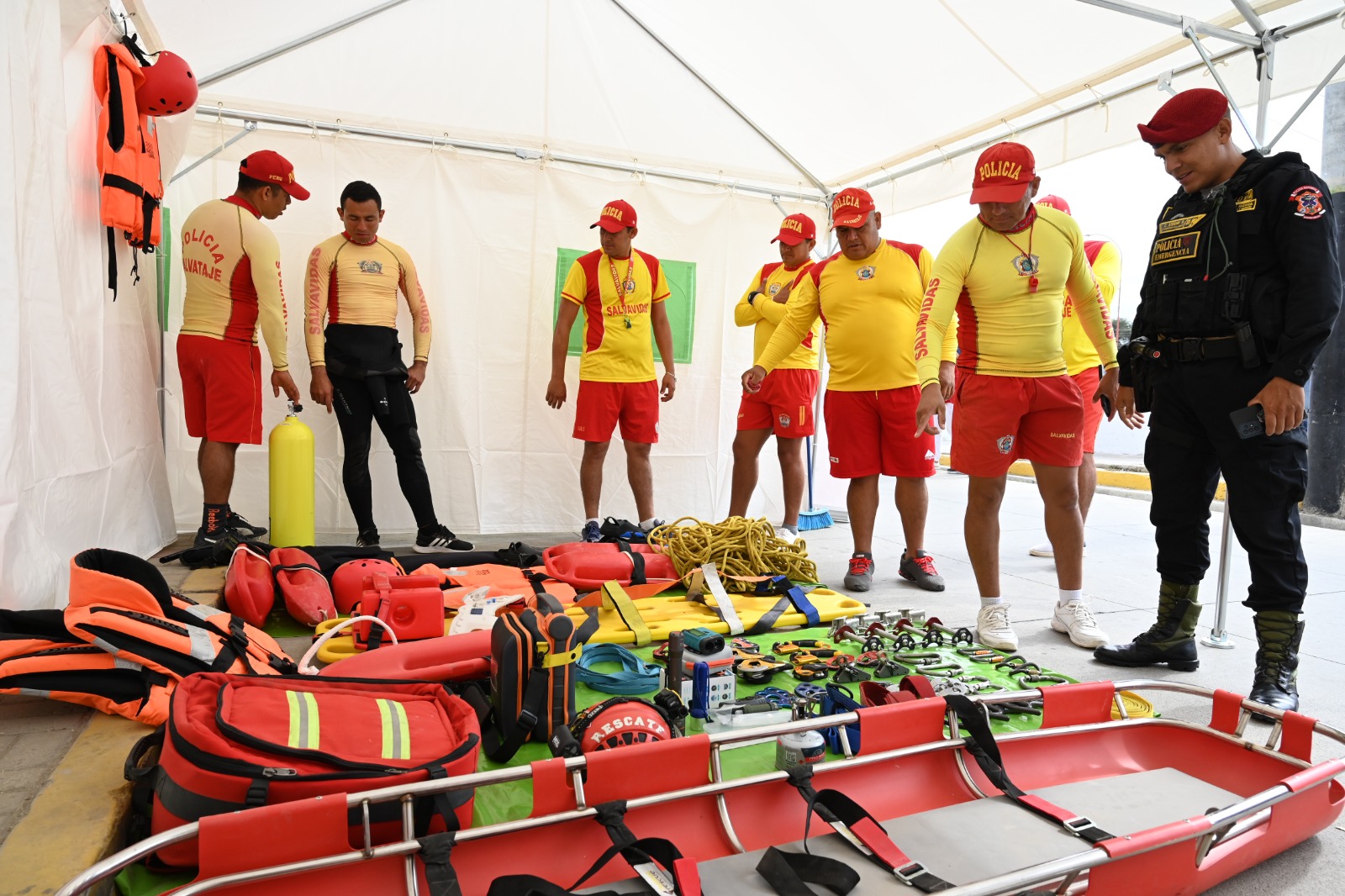 Brigadas de rescate PNP