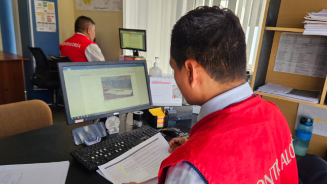 La Contraloría General realizó 405 servicios de control, entre los meses de mayo a agosto de este año, para cautelar los recursos públicos en la región Apurímac. Se identificó a 63 funcionarios y servidores con presunta responsabilidad penal, civil y/o administrativa, como resultado de los servicios de control específico y auditorías de cumplimiento.