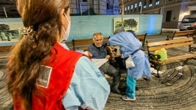 Personal de salud vacunó a personas que viven en situación de abandono