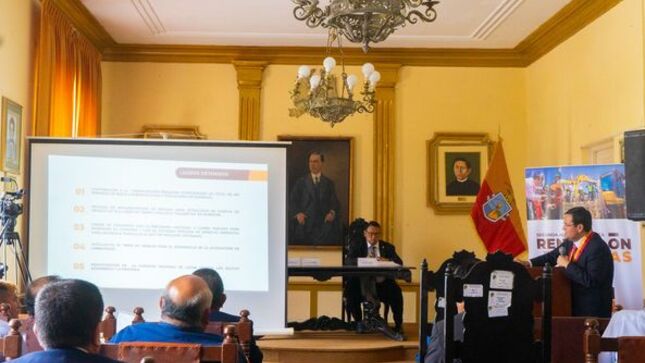 El gobernador Jorge Perez Flores hizo un recuento detallado del estado de los proyectos emblemáticos que contribuirán a cerrar las brechas sociales y económicas en nuestra región.