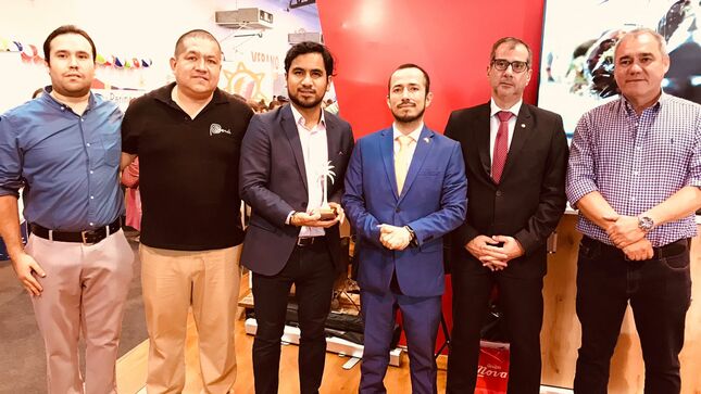 El Perú obtiene la “Palmera Nominada” en la categoría Promoción Internacional durante la feria EXPOCRUZ 2023 en Bolivia