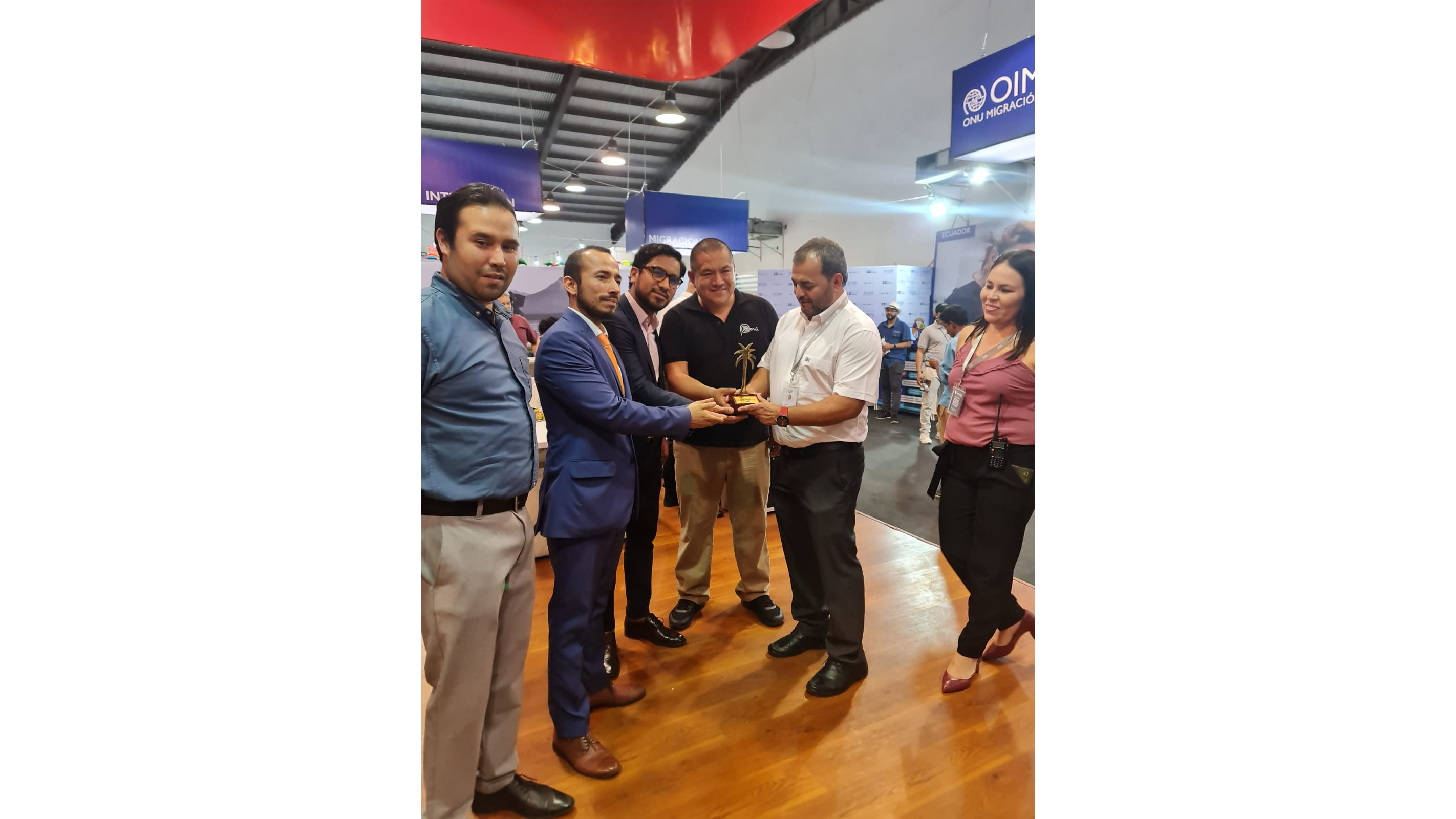 El Perú obtiene la “Palmera Nominada” en la categoría Promoción Internacional durante la feria EXPOCRUZ 2023 en Bolivia