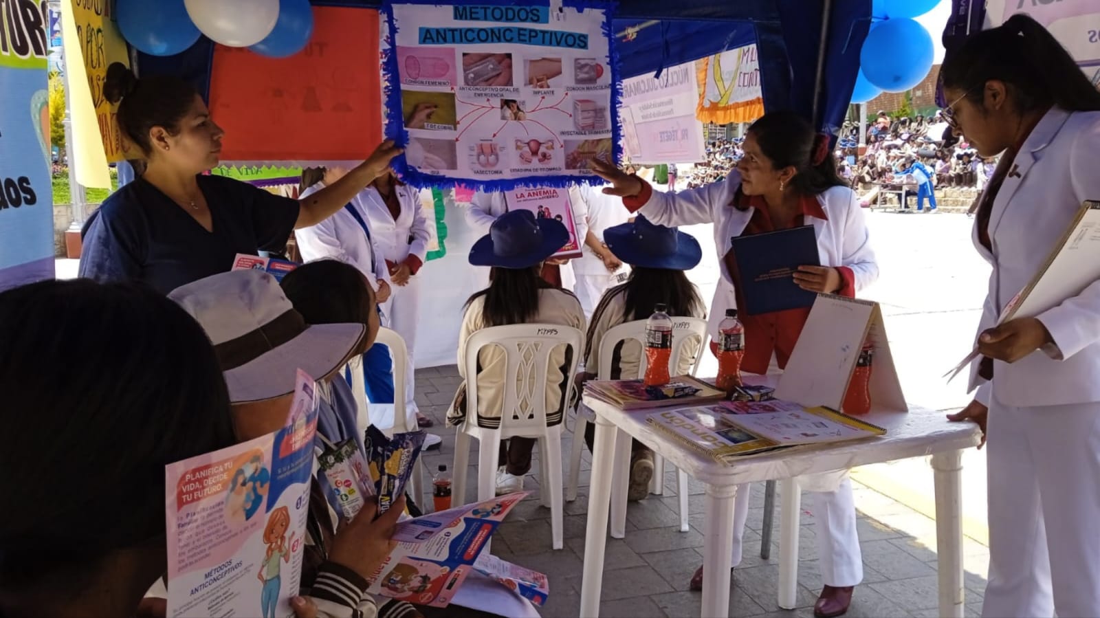 Más de 500 estudiantes recorren las calles de Huancavelica por la Semana de Prevención del Embarazo en Adolescentes