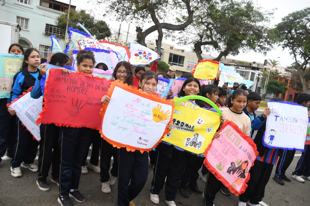 Pequeños participaron muy entusiasmados del pasacalle por sus derechos 