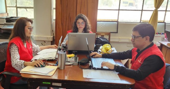 La Contraloría General advirtió a la Dirección Regional de Educación de Piura (DREP) que un comité de selección declaró como no admitida la oferta de un postor al solicitarle un requisito no exigible, lo cual limitó la competencia durante un proceso de selección para un servicio de capacitación docente y se otorgó la buena pro a un consorcio por S/ 2 743 000, representando esta propuesta económica la mayor a otras presentadas.