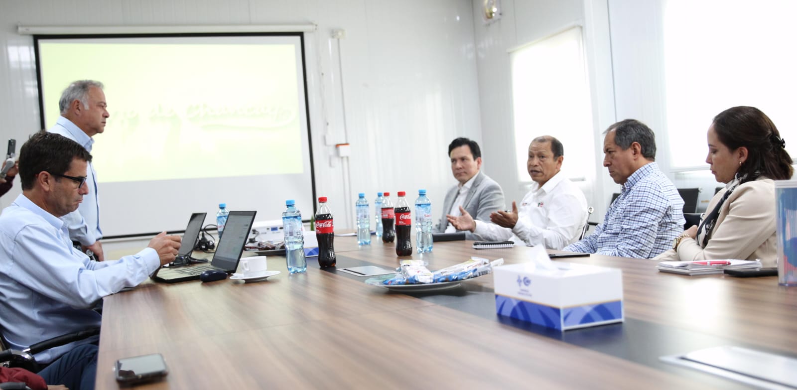 Ministro Maurate plantea a Cosco Shipping convenio para que jóvenes tengan acceso a nuevos puestos de trabajo