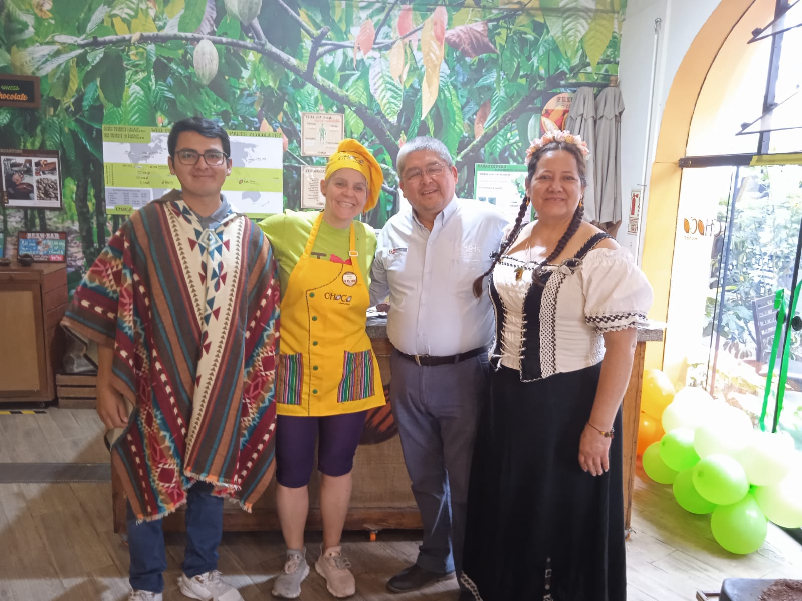 Actividad de hoy en Choco Museo participaron el gerente general de Devida Martin Villafuerte y los productores Angelo De la Cruz de la Asociación de Agricultores del Huerto del Vraem y Llubidsa Wair de la Cooperativa Agraria Industrial APASC Sancore LTDA