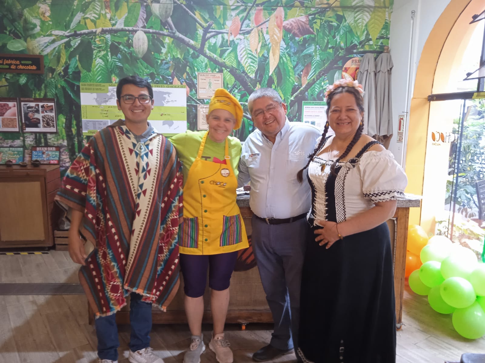Actividad de hoy en Choco Museo participaron el gerente general de Devida Martin Villafuerte y los productores Angelo De la Cruz de la Asociación de Agricultores del Huerto del Vraem y Llubisa de la Cooperativa Agraria Industrial APASC Sancore LTDA