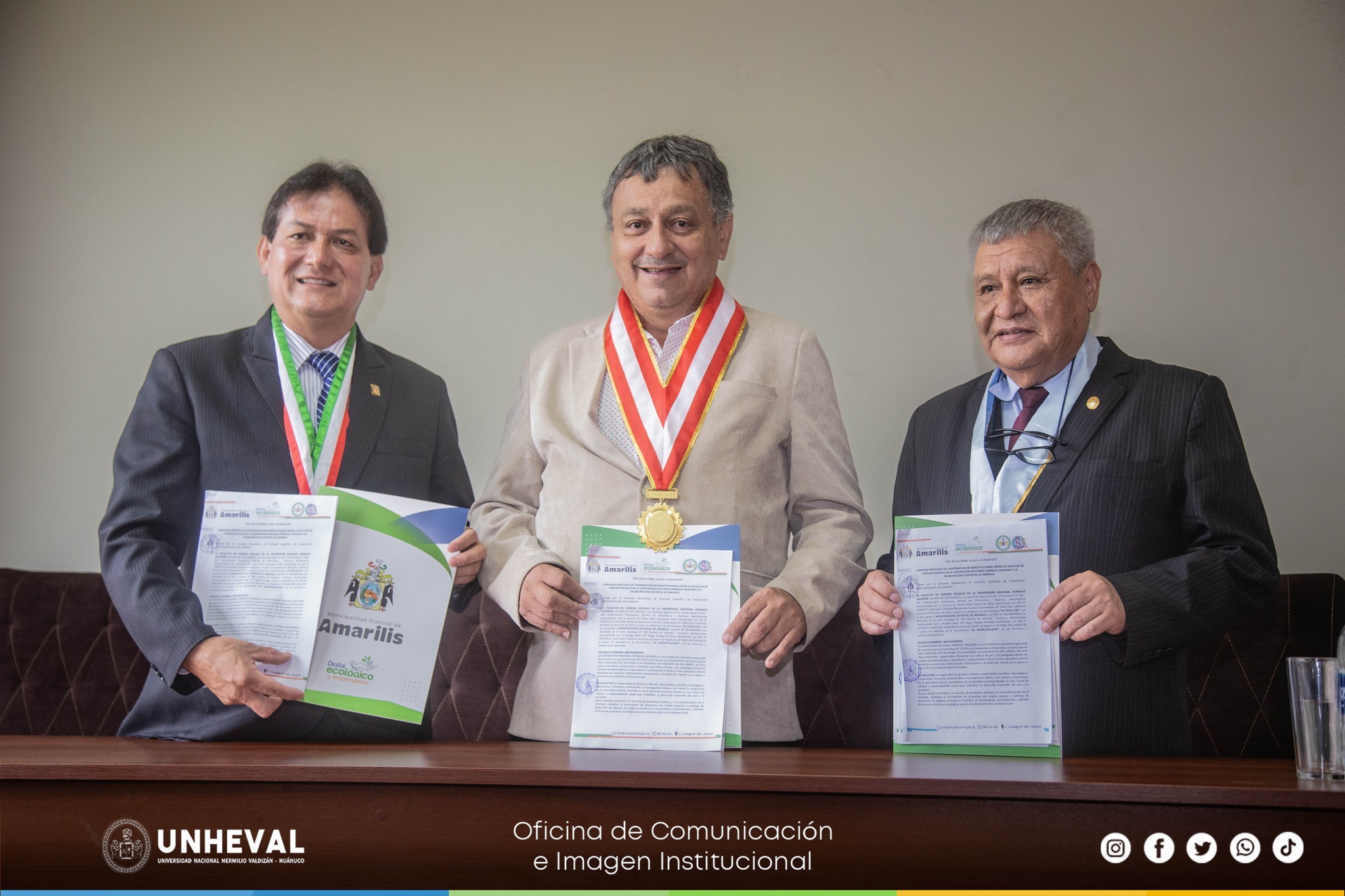 Firma de convenio entre la Municipalidad de Amarilis y UNHEVAL para desarrollar el Sisfoh y promover conciencia sobre el saneamiento básico.