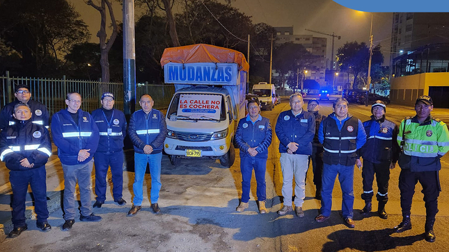 📣 Nuestro equipo de la Gerencia de Fiscalización continuará realizando acciones rigurosas para evitar que vehículos sean abandonados en las calles y que camiones de carga pesada se apoderen de los estacionamientos del distrito.

☝️ Exhortamos a los vecinos a respetar la Ordenanza Municipal 642-MDJM y así evitar la multa e internamiento del vehículo en el depósito municipal!.

Recuerda que #JesúsMaríaSomosTodos

