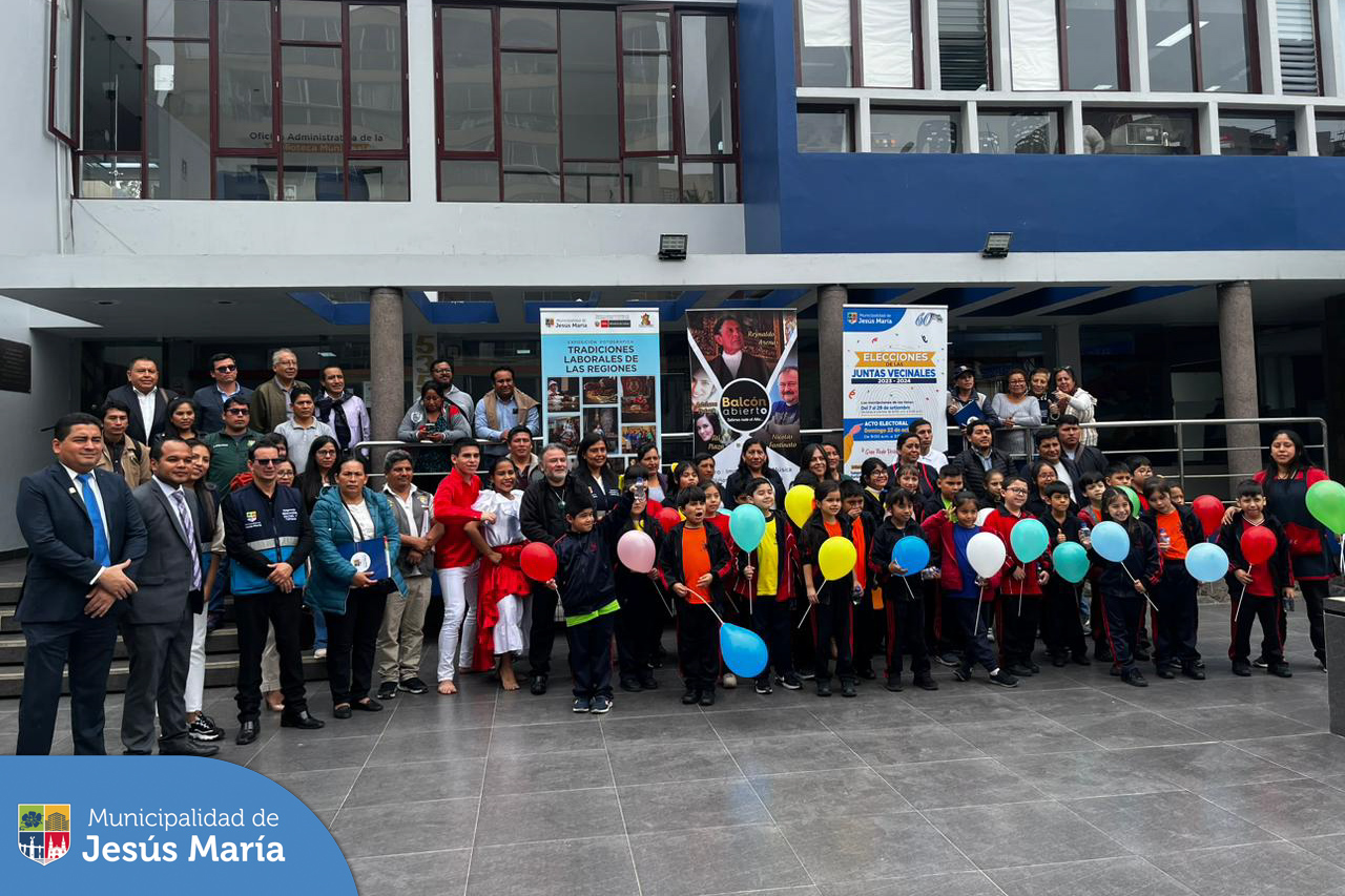 📣 Nuestro alcalde, Jesús Gálvez Olivares, recibió a los gerentes de desarrollo social de los gobiernos sub nacionales de la zona del Vraem, con el objetivo de fortalecer sus capacidades, compartiendo nuestras buenas prácticas de gestión y gobierno.
Esta iniciativa se trabaja de manera coordinada con el Ministerio de Desarrollo e Inclusión Social y consiste en realizar un trabajo de campo a través de una pasantía en nuestra comuna; la cual permitirá que los funcionarios del Vraem puedan contribuir a mejorar la vida de sus regiones.
